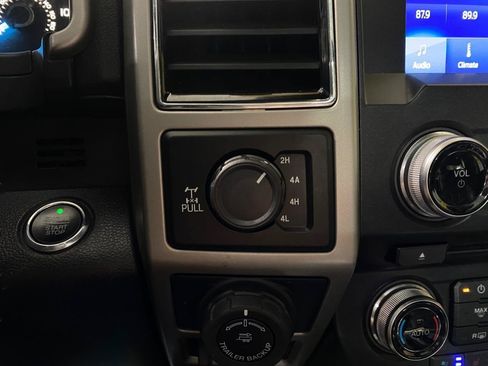Used 2018 Ford F150 Lariat w/ Equipment Group 502A Luxury AWD/4WD image 8