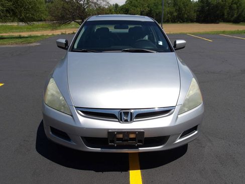 Used 2007 Honda Accord EX image 3