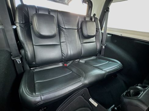 Used 2018 Jeep Wrangler Sport AWD/4WD image 17