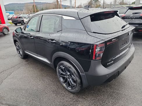 New 2026 Nissan Kicks SR image 6