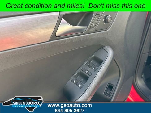 Used 2016 Volkswagen Jetta Sport image 12