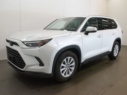 Used 2024 Toyota Grand Highlander AWD image 8