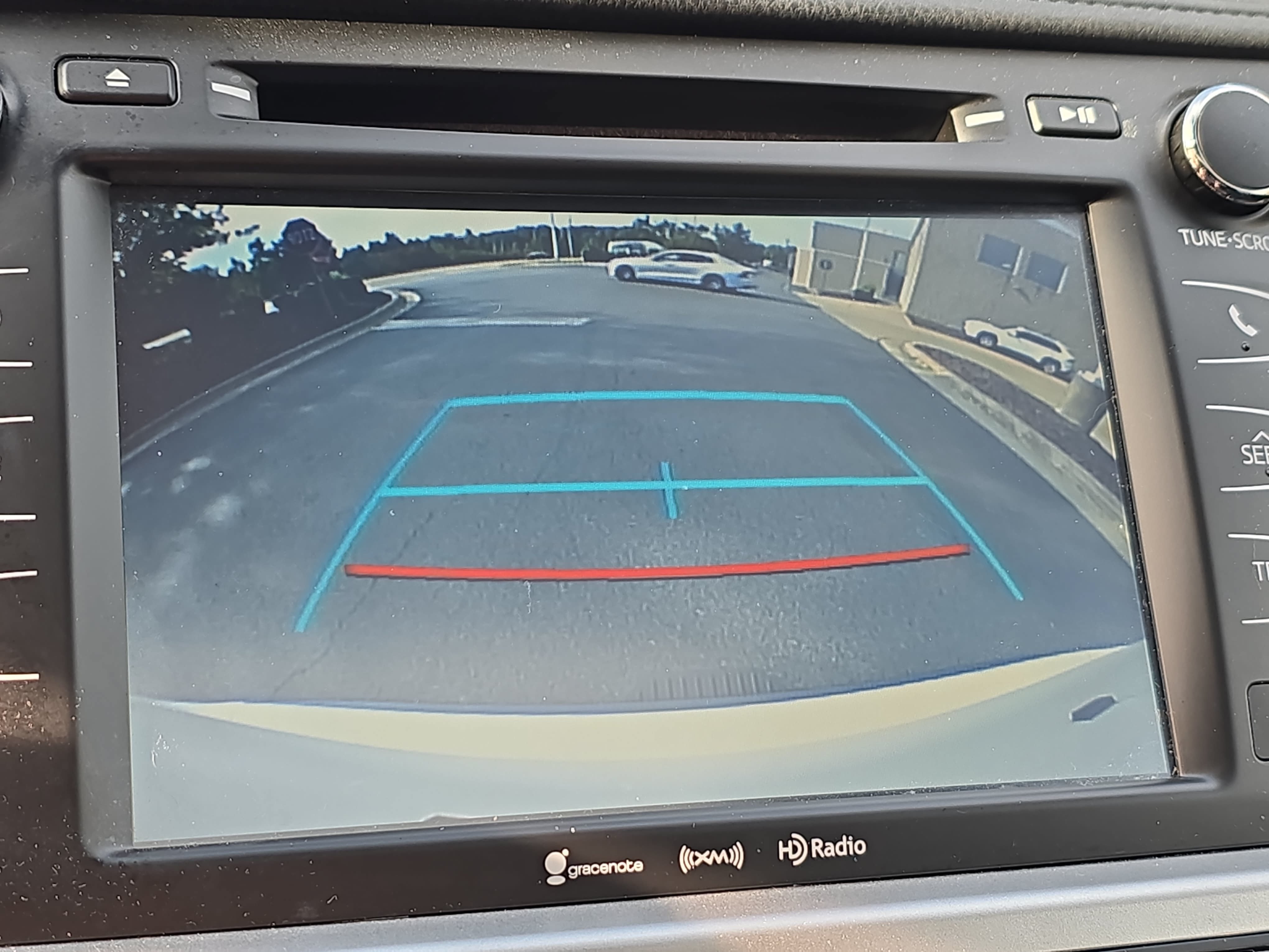 Used 2017 Toyota Highlander XLE AWD/4WD image 23