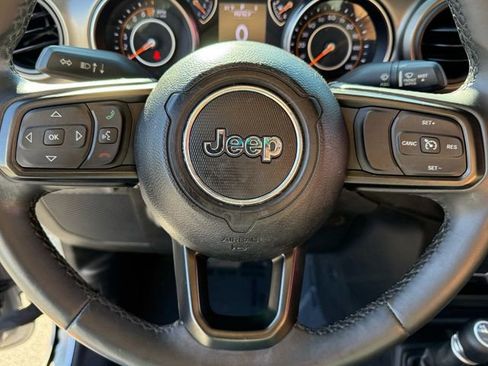 Used 2018 Jeep Wrangler Unlimited Sport S image 29