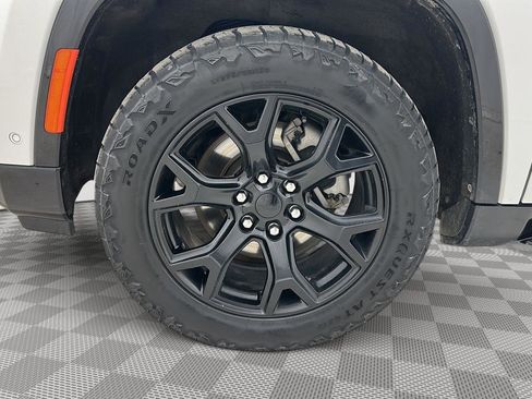 Used 2024 Jeep Wagoneer Series II image 32