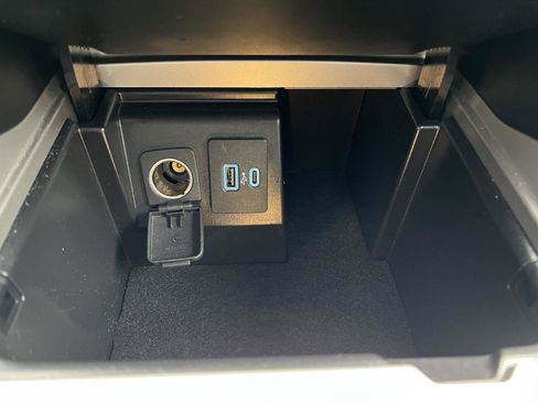 Used 2021 Ford Explorer Limited w/ Equipment Group 301A image 34