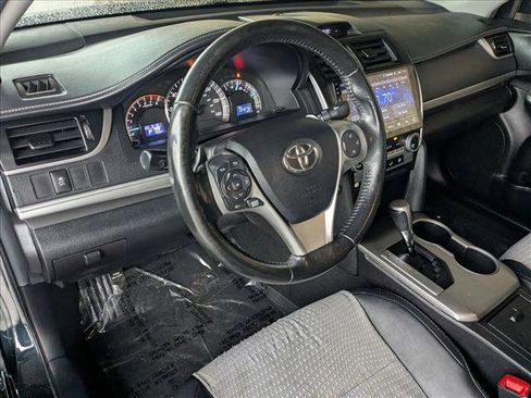 Used 2014 Toyota Camry SE image 10