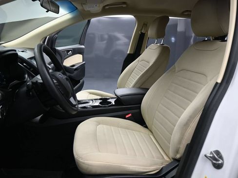 Used 2017 Ford Edge SE FWD image 9