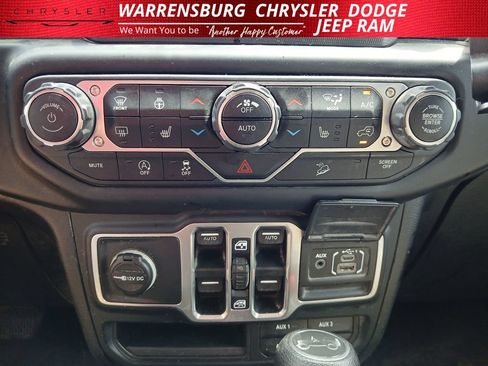 Used 2018 Jeep Wrangler Unlimited Sport S AWD/4WD image 22