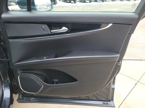 Certified 2023 Lincoln Nautilus Reserve image 25