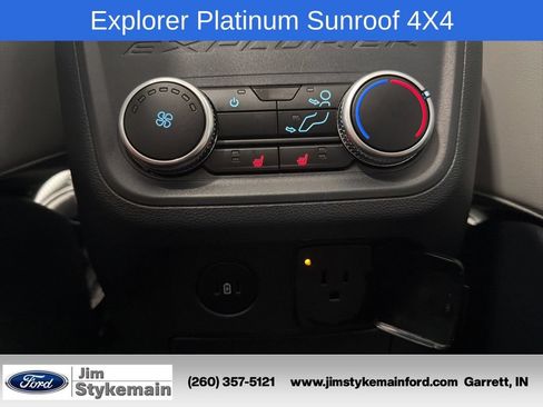 Used 2026 Ford Explorer Platinum w/ LUX Leather Package AWD/4WD image 32