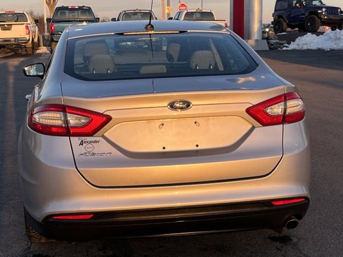 Used 2014 Ford Fusion S image 4