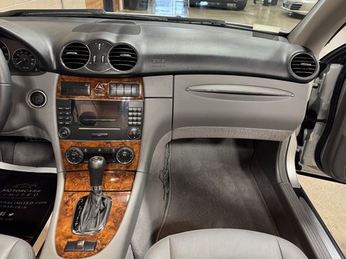 Used 2008 Mercedes-Benz CLK 350 Cabriolet image 38