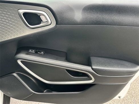 Certified 2023 Kia Soul LX image 15