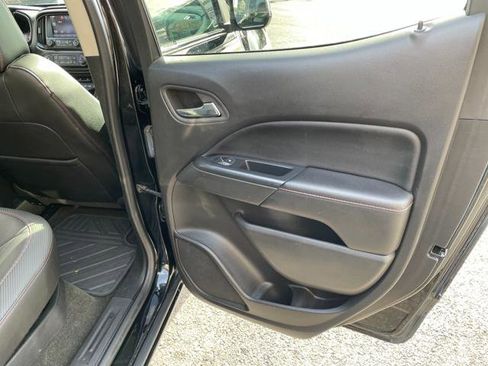 Used 2015 GMC Canyon SLE w/ All-Terrain Package image 25