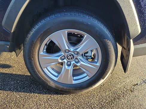 Used 2025 Toyota RAV4 XLE image 7