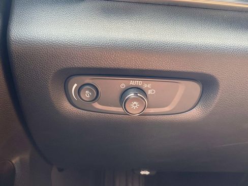 Used 2023 Chevrolet Traverse High Country image 31