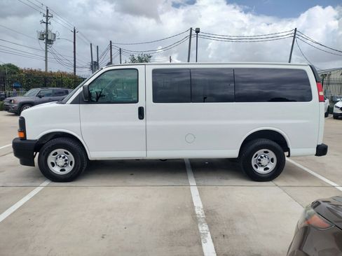 Used 2017 Chevrolet Express 2500 LS image 3