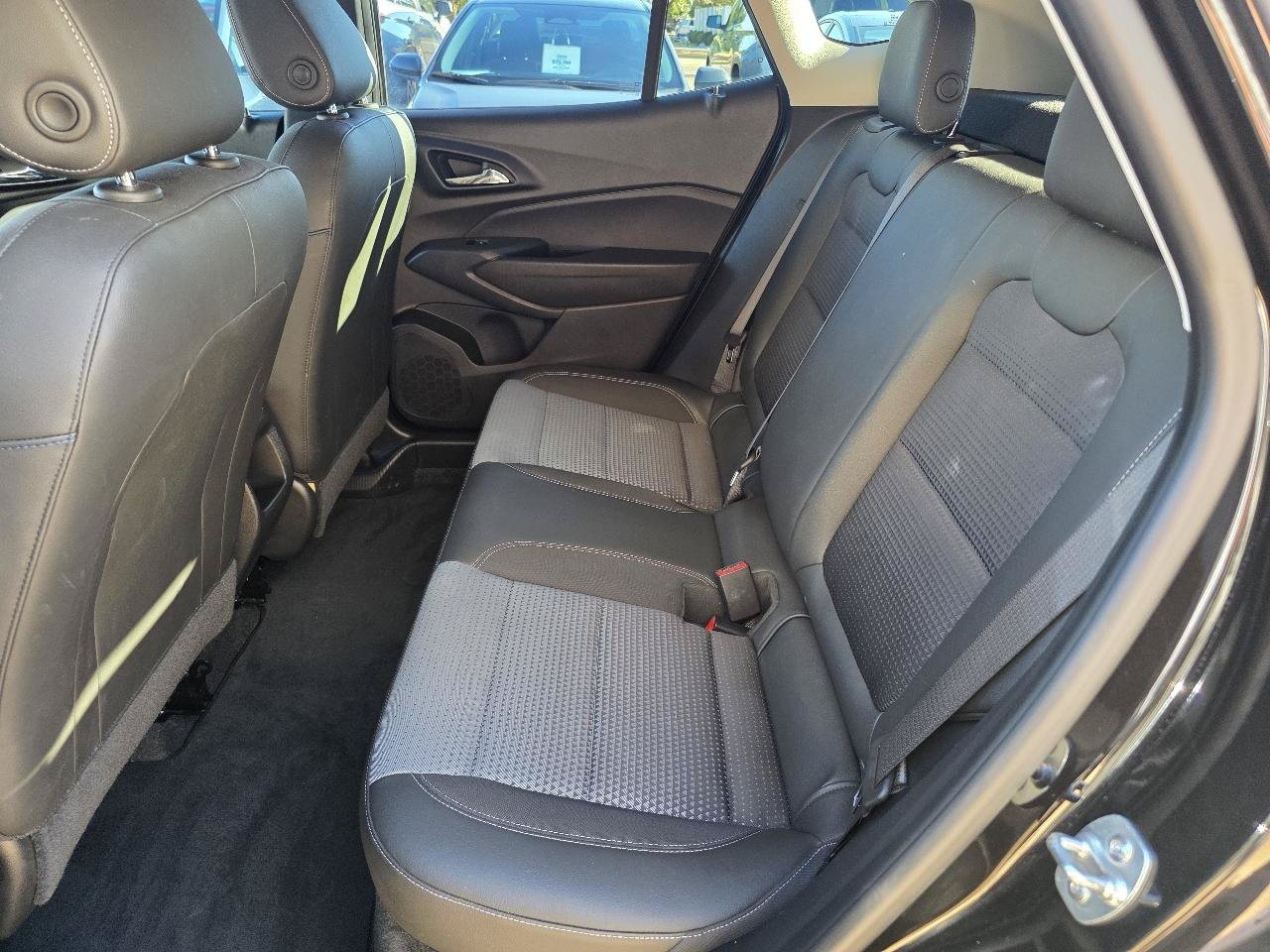 Used 2025 Chevrolet Trax LT w/ Driver Confidence Package FWD image 24