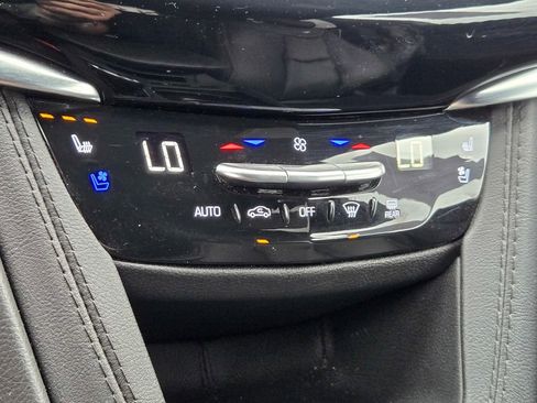 Used 2024 Cadillac XT6 Sport w/ Technology Package image 16