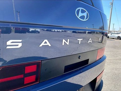 Used 2025 Hyundai Santa Fe SEL FWD image 40
