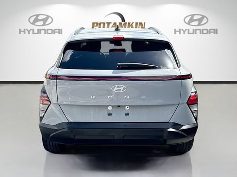Used 2024 Hyundai Kona SEL FWD image 6