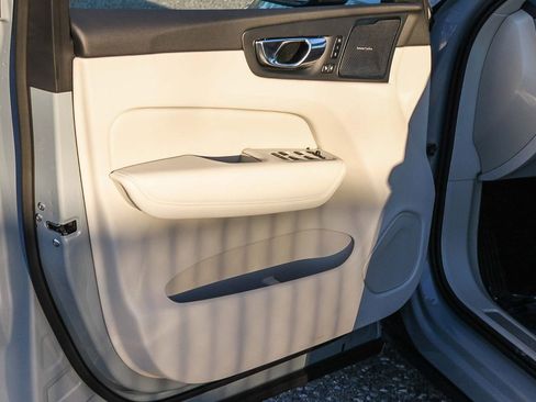 New 2026 Volvo XC60 T8 Ultra w/ Protection Package Premier AWD/4WD image 22