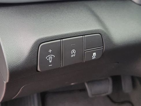 New 2025 Hyundai Elantra SE image 21