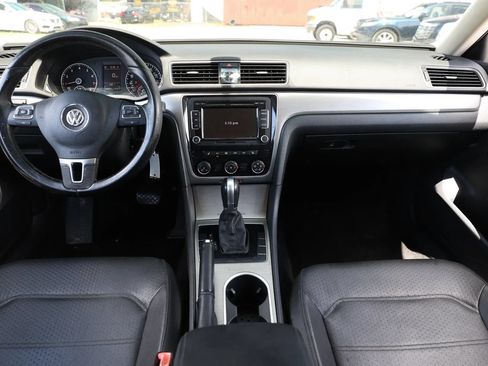 Used 2015 Volkswagen Passat 1.8T SE FWD image 13