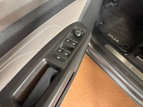 Used 2023 Volkswagen Atlas SE image 15