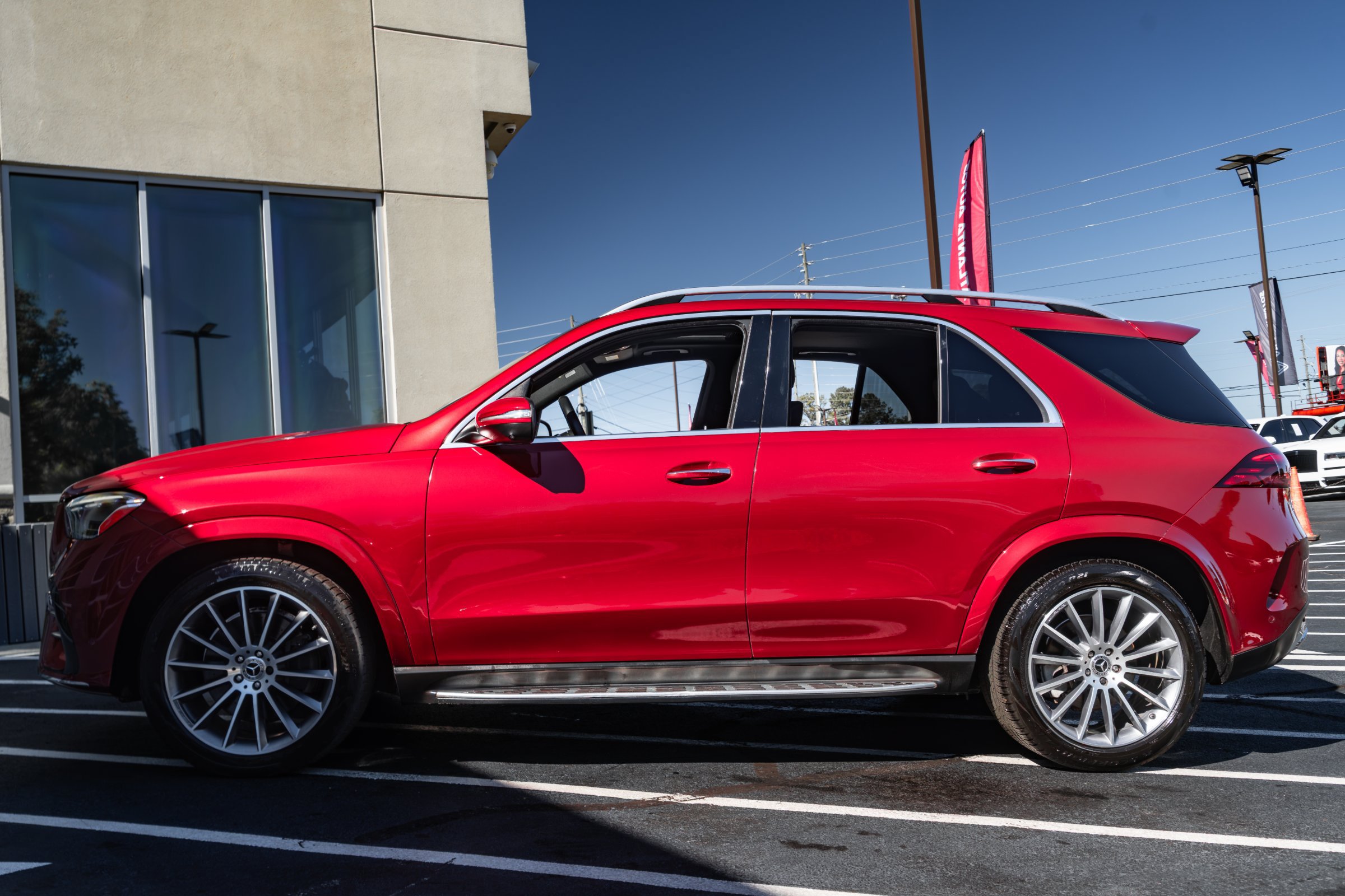 Used 2024 Mercedes-Benz GLE 350 4MATIC w/ AMG Line Exterior image 23