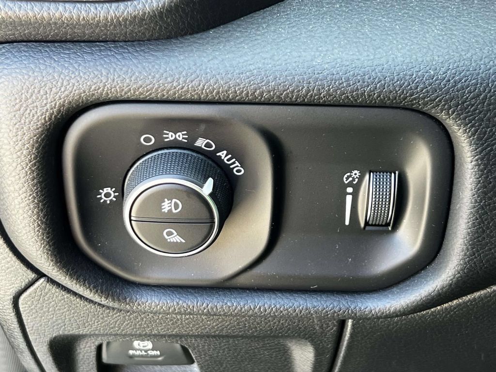 Used 2023 RAM 1500 Big Horn AWD/4WD image 18