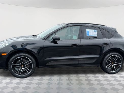 Used 2021 Porsche Macan w/ Premium Package image 8