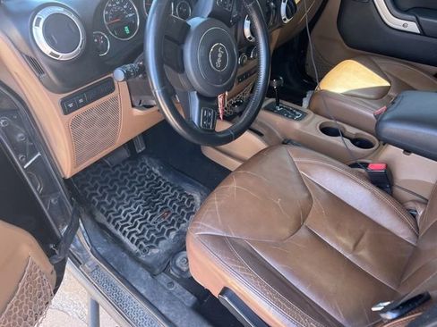 Used 2014 Jeep Wrangler Unlimited Rubicon w/ Connectivity Group image 7