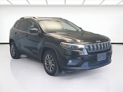 Used 2020 Jeep Cherokee Latitude Plus image 3