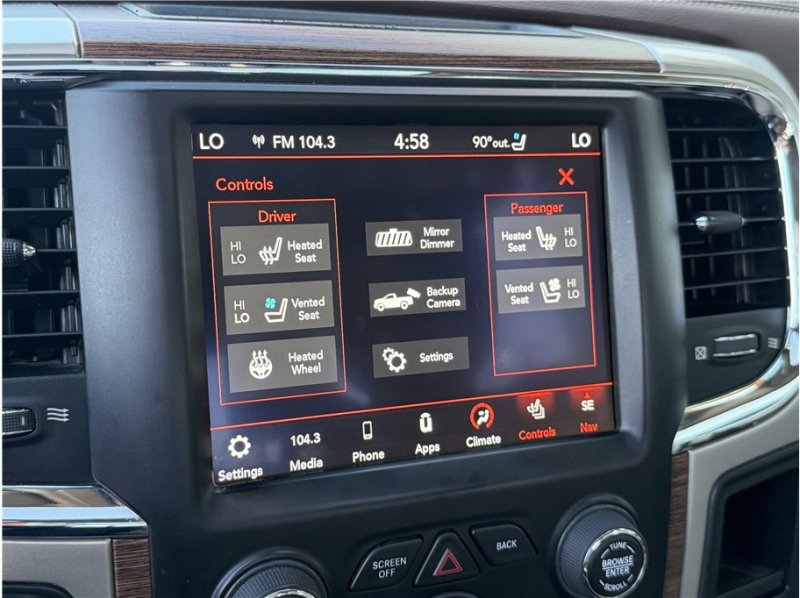 Used 2018 RAM 1500 Laramie w/ Convenience Group AWD/4WD image 46