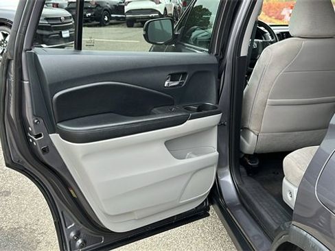 Used 2021 Honda Pilot EX image 22