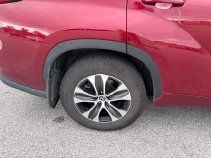 Used 2021 Toyota Highlander XLE AWD/4WD image 3