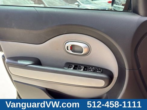 Used 2017 Kia Soul FWD image 26