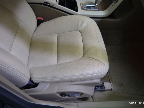 Used 2010 Volvo XC70 3.2 image 18