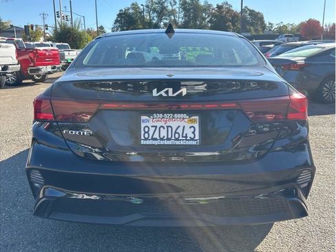 Used 2022 Kia Forte LXS w/ LXS Technology Package image 6