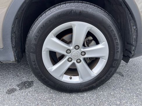 Used 2014 Toyota RAV4 XLE AWD/4WD image 20