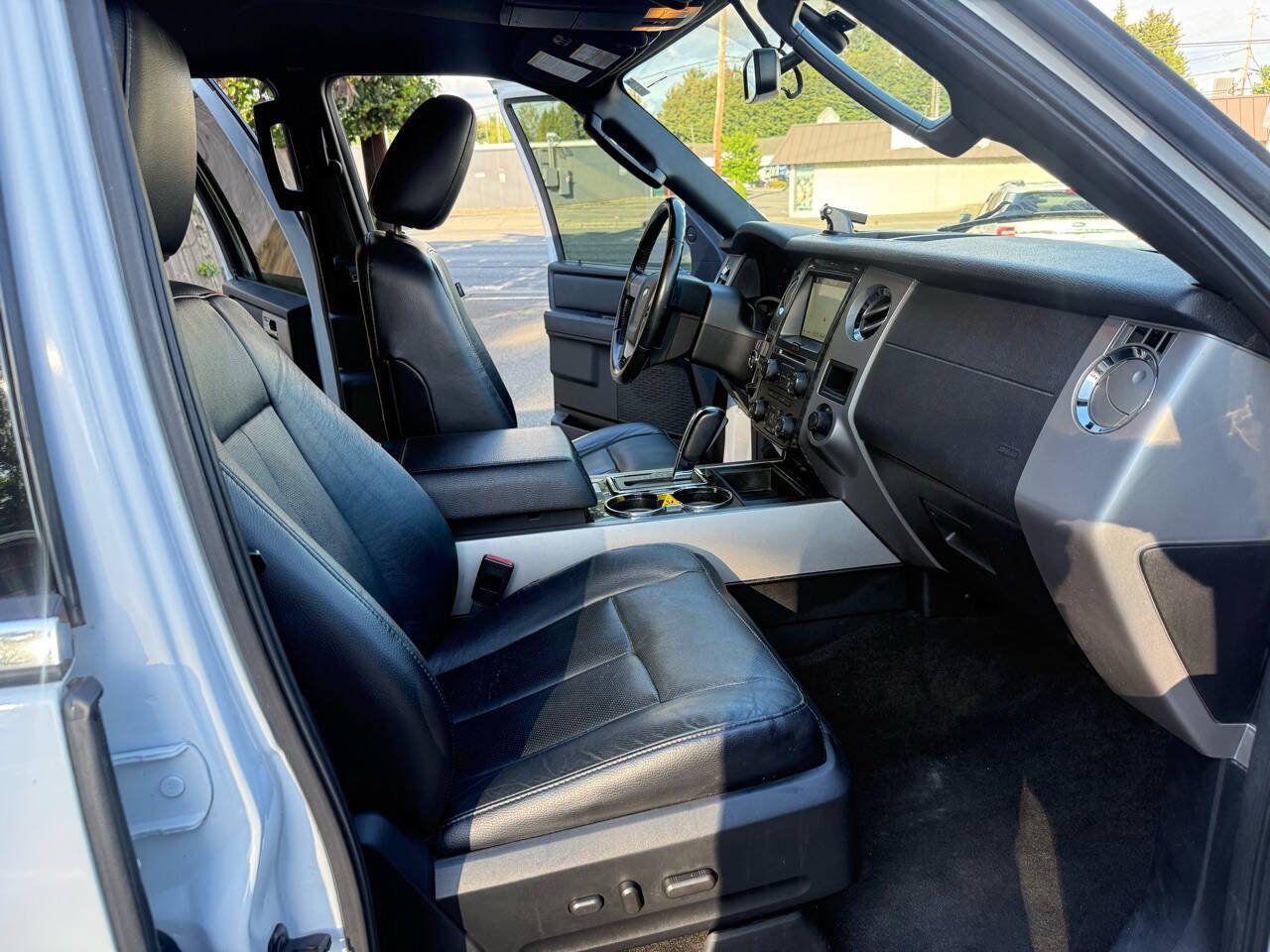 Used 2017 Ford Expedition EL Limited RWD image 40