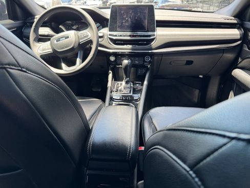 Used 2022 Jeep Compass Latitude FWD image 18