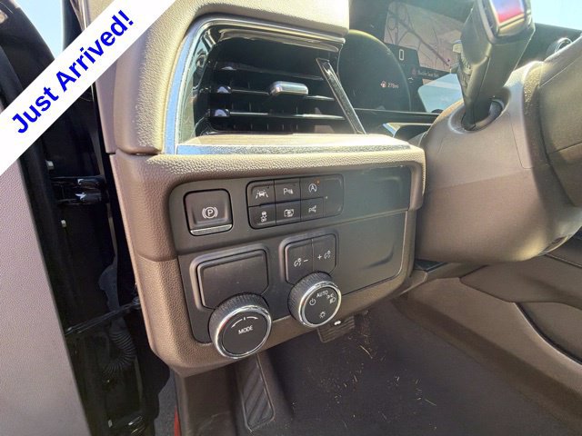 Used 2025 Chevrolet Suburban LT RWD image 45