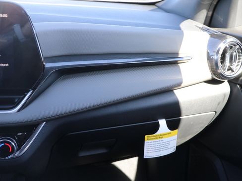 Used 2025 Chevrolet Colorado W/T w/ Advanced Trailering Package RWD image 27