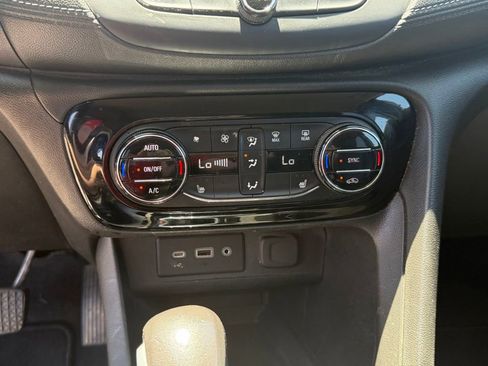 Used 2021 Buick Encore GX Essence w/ Sport Touring Package FWD image 22
