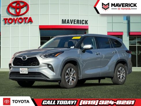 Used 2024 Toyota Highlander XLE image 1