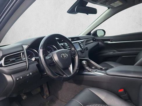 Used 2019 Toyota Camry SE image 9