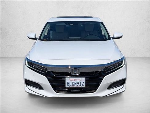 Used 2018 Honda Accord Touring image 2